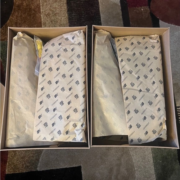 New Balance 574 x Bodega Legacy
Arrival & Departure Combo Pack Size 14
W/receipt - Picture 16 of 16